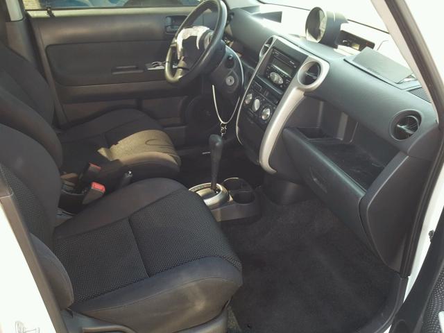 JTLKT324264042354 - 2006 TOYOTA SCION XB თეთრი ფოტო 5