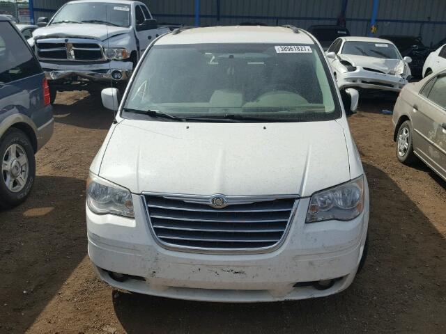 2A4RR5D14AR491753 - 2010 CHRYSLER TOWN & COU 白色 照片 9