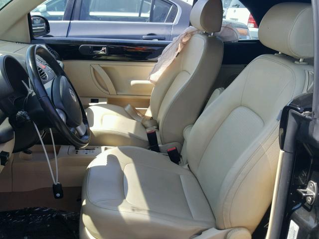 3VWRG31Y28M417831 - 2008 VOLKSWAGEN NEW BEETLE შავი ფოტო 5