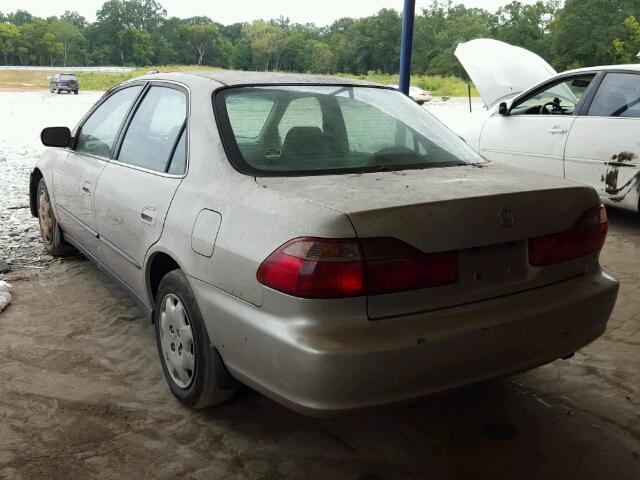 1HGCG5644WA226627 - 1998 HONDA ACCORD LX SILVER photo 3