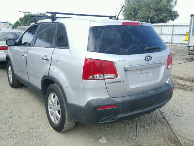 5XYKT3A10BG149465 - 2011 KIA SORENTO BA SILVER photo 3