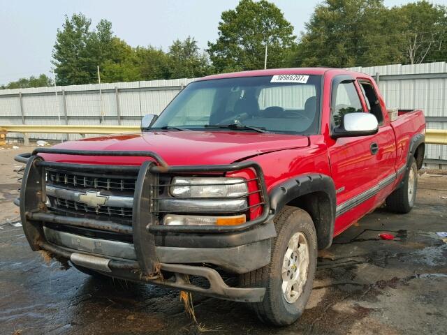 1GCEK19TXYE115464 - 2000 CHEVROLET SILVERADO RED photo 2