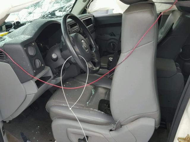 1J8HG48K27C529415 - 2007 JEEP COMMANDER WHITE photo 5