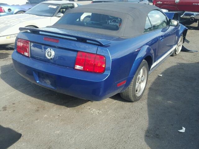 1ZVFT84N065207180 - 2006 FORD MUSTANG BLUE photo 4