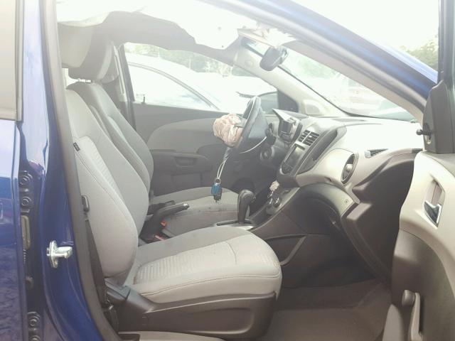 1G1JA5SH2E4106489 - 2014 CHEVROLET SONIC LS BLUE photo 5