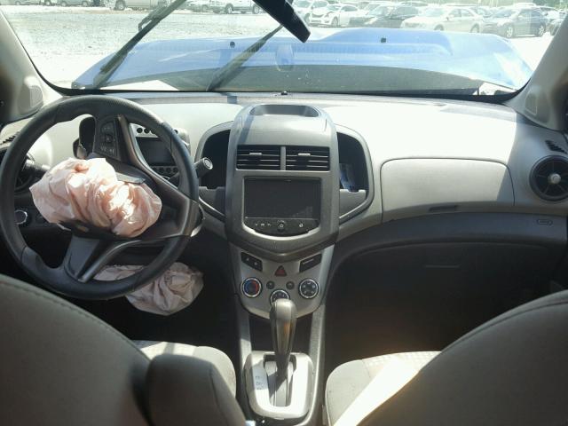 1G1JA5SH2E4106489 - 2014 CHEVROLET SONIC LS BLUE photo 9