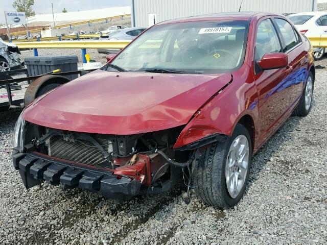 3FAHP0HA5AR184791 - 2010 FORD FUSION SE RED photo 2