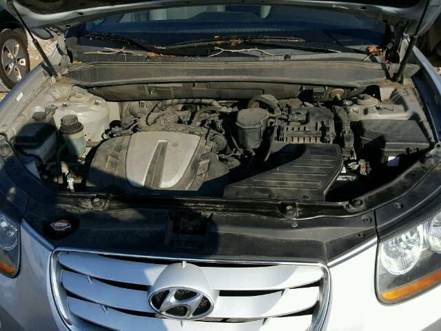 5NMSH4AG4AH386752 - 2010 HYUNDAI SANTA FE S 银色 照片 7