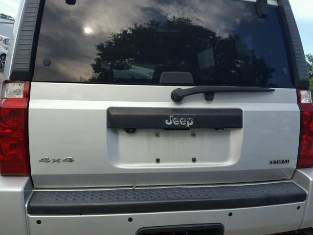 1J4RG4GT0AC113399 - 2010 JEEP COMMANDER SILVER photo 10