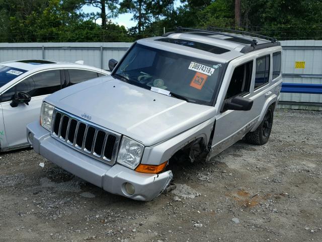 1J4RG4GT0AC113399 - 2010 JEEP COMMANDER SILVER photo 2
