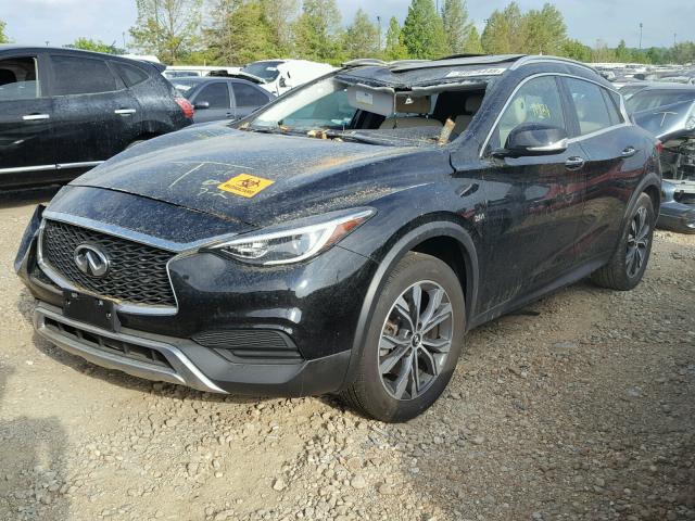 SJKCH5CR2JA045740 - 2018 INFINITI QX30 BASE BLACK photo 2