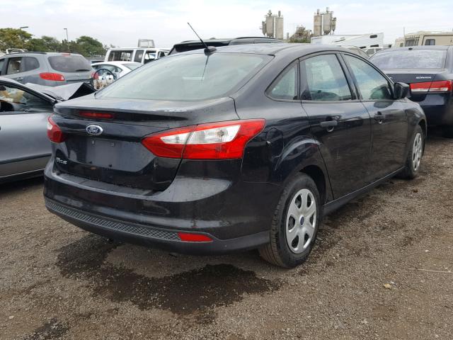 1FAHP3E27CL410149 - 2012 FORD FOCUS S BLACK photo 4