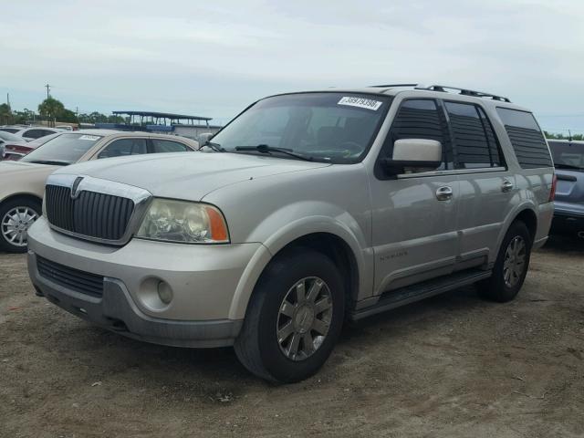 5LMFU27RX3LJ48831 - 2003 LINCOLN NAVIGATOR SILVER photo 2