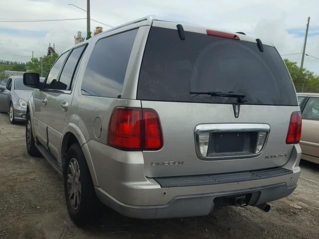 5LMFU27RX3LJ48831 - 2003 LINCOLN NAVIGATOR SILVER photo 3