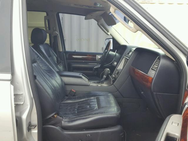 5LMFU27RX3LJ48831 - 2003 LINCOLN NAVIGATOR SILVER photo 5
