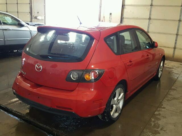 JM1BK143X61517290 - 2006 MAZDA 3 HATCHBAC RED photo 4