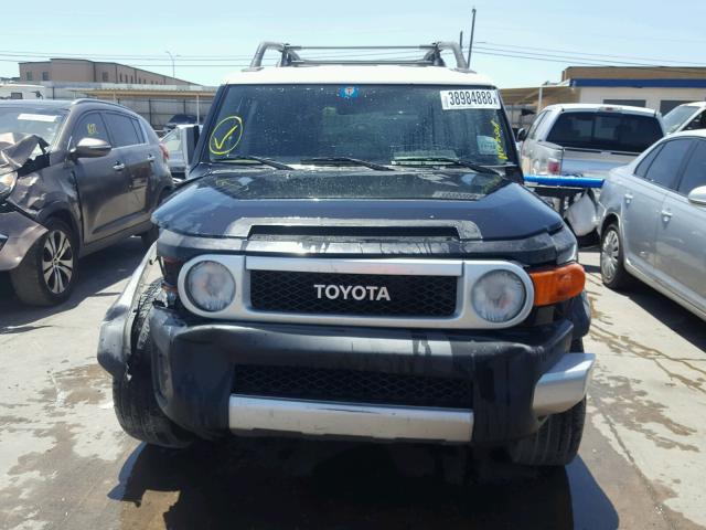 JTEZU11F28K002493 - 2008 TOYOTA FJ CRUISER GRAY photo 9