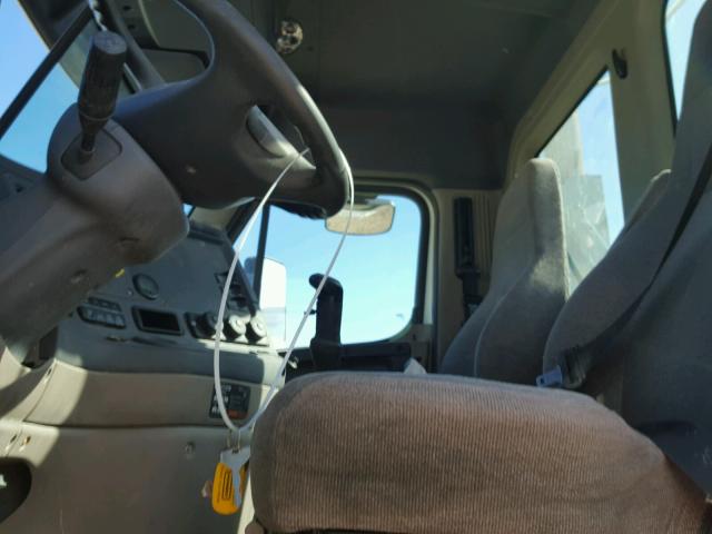 3AKJGED56ESFX6264 - 2014 FREIGHTLINER CASCADIA 1 WHITE photo 5