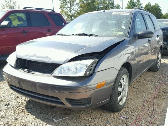 1FAFP36N95W176503 - 2005 FORD FOCUS ZXW GRAY photo 2