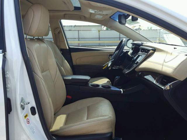 4T1BK1EBXDU012461 - 2013 TOYOTA AVALON BAS Weiß Foto 5