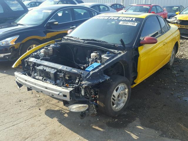 1G8ZY12791Z104753 - 2001 SATURN SC2 YELLOW photo 2