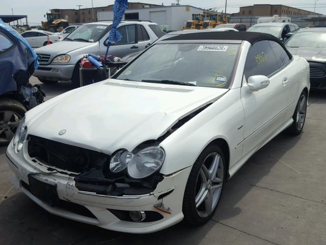 WDBTK56FX9T108569 - 2009 MERCEDES-BENZ CLK 350 WHITE photo 2