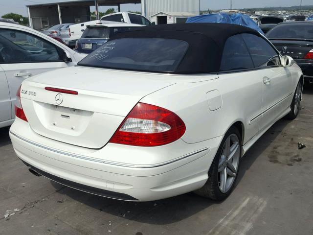 WDBTK56FX9T108569 - 2009 MERCEDES-BENZ CLK 350 WHITE photo 4