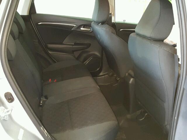 JHMGK5H54HS017811 - 2017 HONDA FIT LX رمادي صورة 6