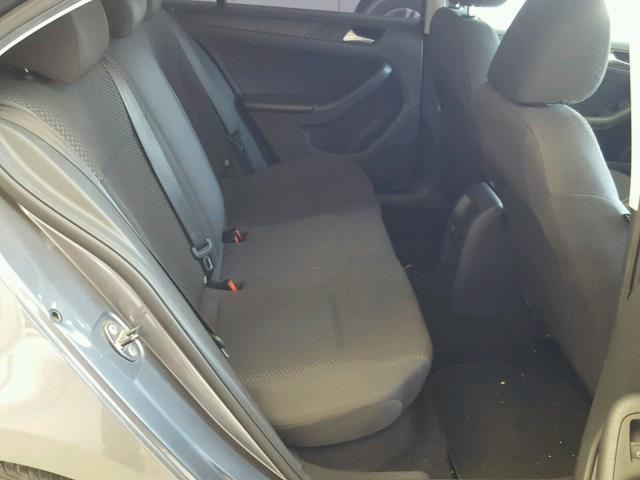 3VW2K7AJ8EM239302 - 2014 VOLKSWAGEN JETTA BASE Մոխրագույն լուսանկար 6