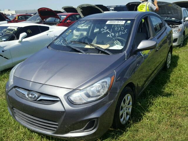 KMHCT4AE8EU643391 - 2014 HYUNDAI ACCENT GRAY photo 2