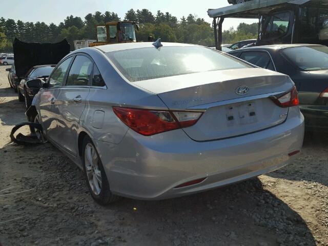 5NPEC4AC9BH000713 - 2011 HYUNDAI SONATA SILVER photo 3