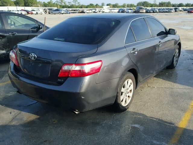 4T1BK46K49U586688 - 2009 TOYOTA CAMRY GRAY photo 4