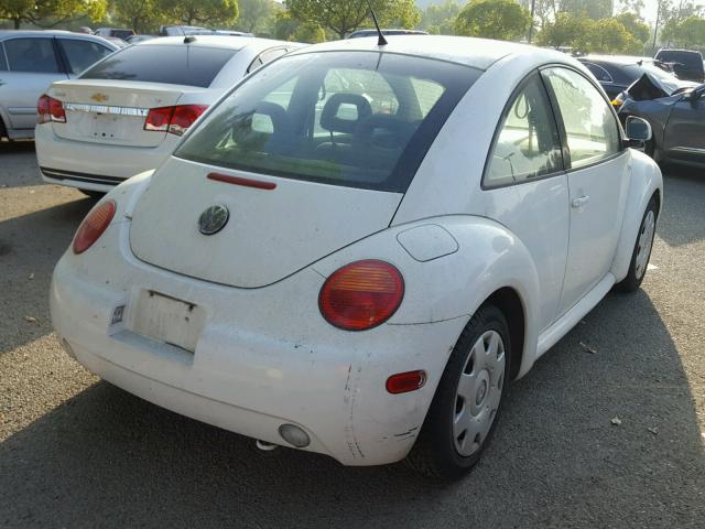 3VWBC21C3XM453778 - 1999 VOLKSWAGEN NEW BEETLE 白色 照片 4