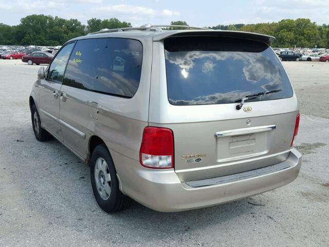 KNDUP131026291767 - 2002 KIA SEDONA EX BEIGE photo 3