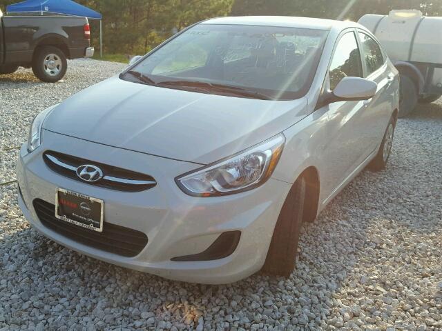 KMHCT4AE4GU947417 - 2016 HYUNDAI ACCENT WHITE photo 2