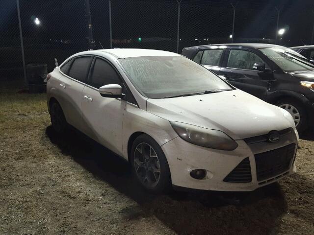 1FAHP3J21CL400285 - 2012 FORD FOCUS WHITE photo 1