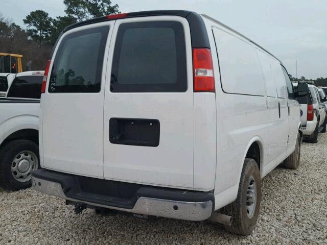 1GCWGAFF7G1291866 - 2016 CHEVROLET EXPRESS G2 WHITE photo 4