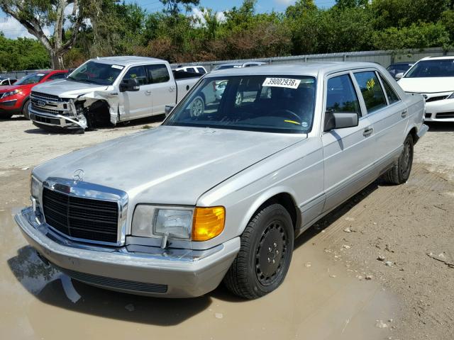 WDBCA35D0HA340714 - 1987 MERCEDES-BENZ 420 SEL SILVER photo 2