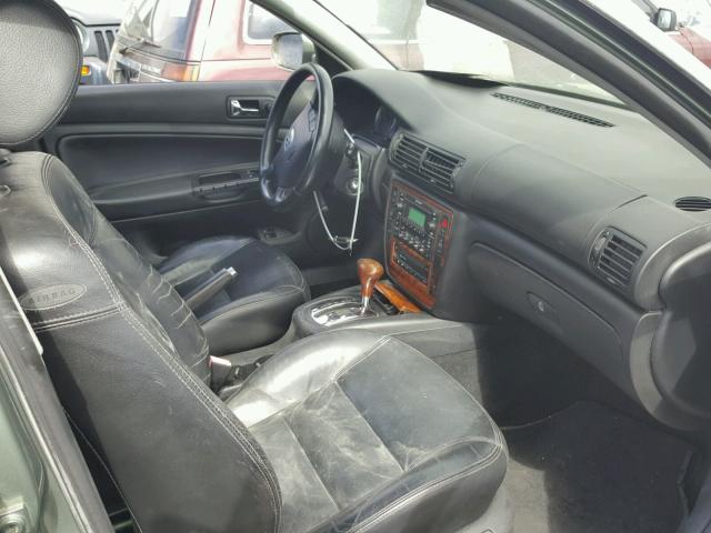 WVWWH63B32E251295 - 2002 VOLKSWAGEN PASSAT GLX 绿色 照片 5