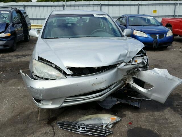 4T1BE32K15U076252 - 2005 TOYOTA CAMRY LE/X GRAY photo 9