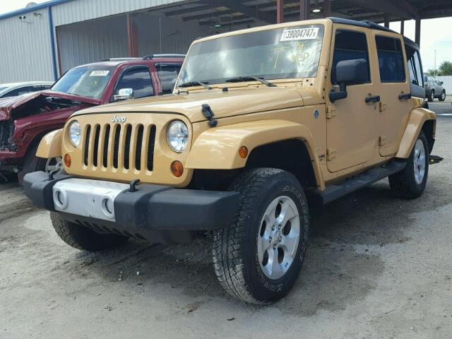 1C4HJWEG7DL683988 - 2013 JEEP WRANGLER U YELLOW photo 2