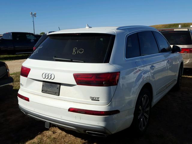 WA1VAAF76HD042734 - 2017 AUDI Q7 WHITE photo 4