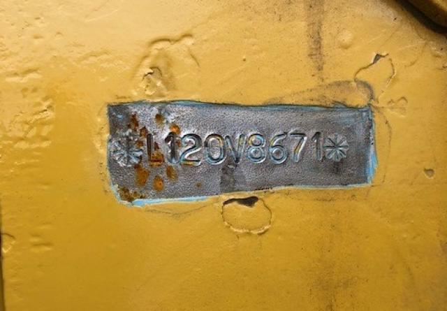 L120V8671 - 1993 VOLVO L120B YELLOW photo 10