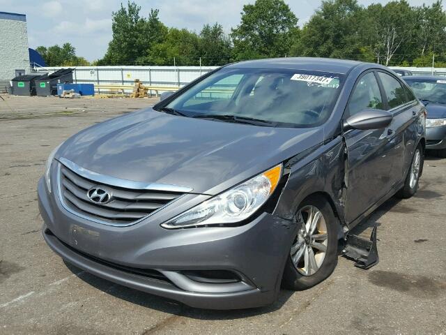 5NPEB4AC0CH350753 - 2012 HYUNDAI SONATA GLS GRAY photo 2