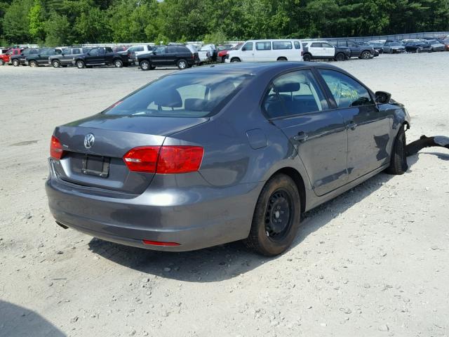 3VW2K7AJ8EM241227 - 2014 VOLKSWAGEN JETTA BASE ნაცრისფერი ფოტო 4