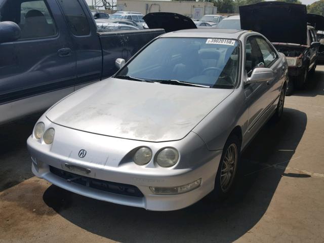 JH4DB7661YS003908 - 2000 ACURA INTEGRA GS SILVER photo 2