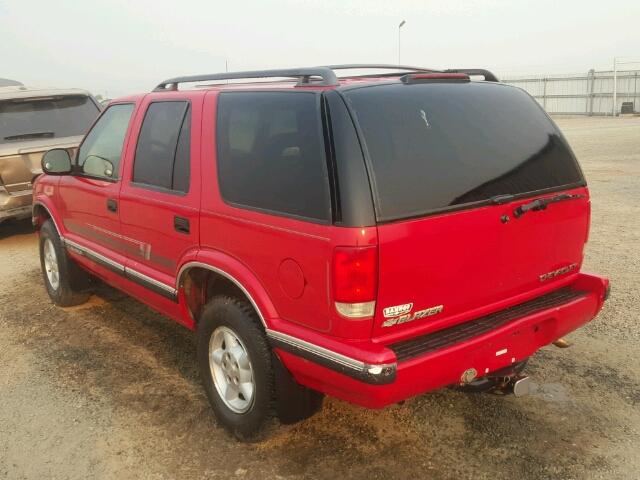 1GNDT13W2VK240393 - 1997 CHEVROLET BLAZER RED photo 3