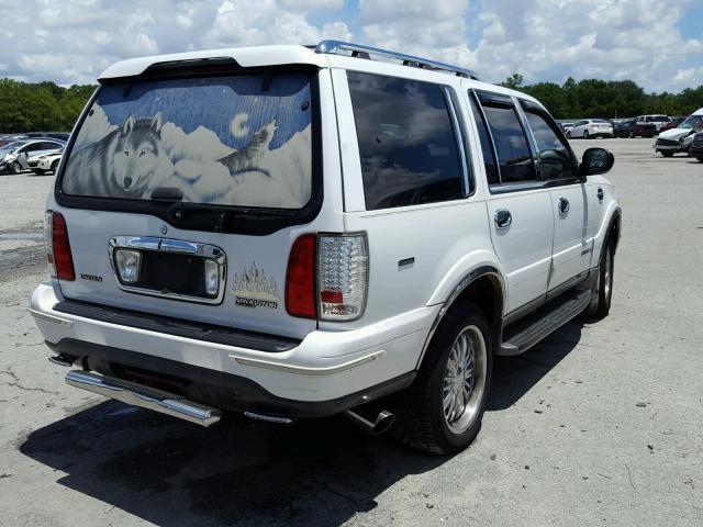 5LMFU28R02LJ05676 - 2002 LINCOLN NAVIGATOR WHITE photo 4