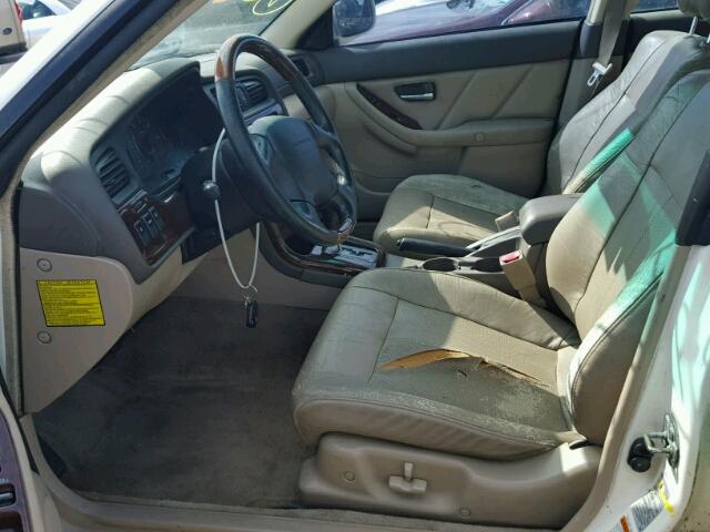 4S3BH806737612602 - 2003 SUBARU LEGACY WHITE photo 5