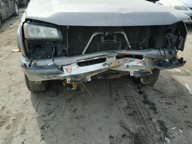 2GCEK13T261244323 - 2006 CHEVROLET SILVERADO SILVER photo 9